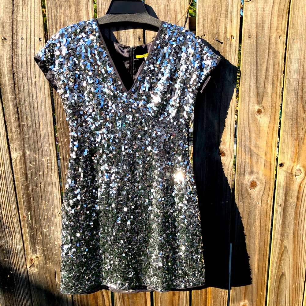 Gianni Bini Black w/silver Sequined Dress! 6